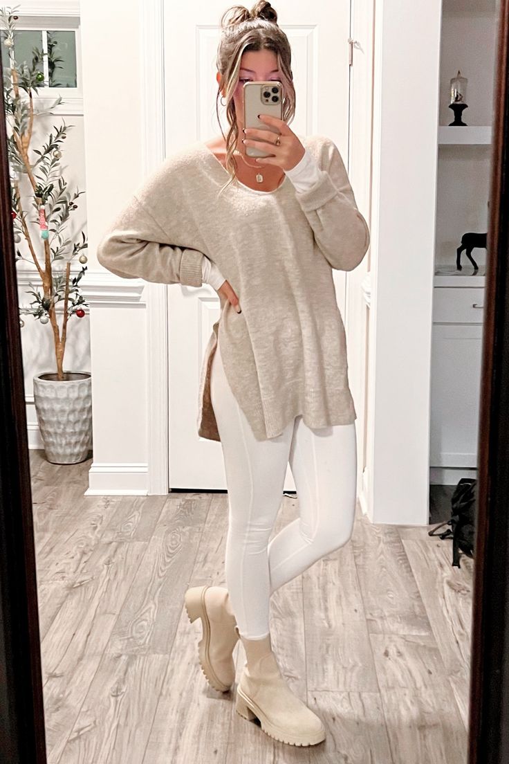 White Suede Boots Outfit, Cream Biker Boots Outfit, Steve Madden Beige Boots Outfit, Off White Chelsea Boots, White Flat Boots Outfit, How To Style Beige Boots, Beige Booties Outfit Winter, Styling Tan Chelsea Boots Women, Beige Winter Boots Outfit