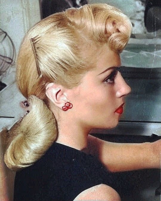 1940s Ponytail, 1950's Hair, Cabelo Pin Up, Retro Updo, 1940s Hair, 40s Hairstyles, 1950s Hairstyles, Pinup Hair, 50s Hairstyles