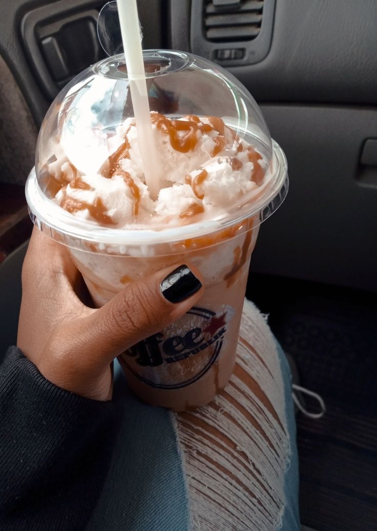 Coffee car milkshake Caramel Milkshake Aesthetic, Milkshake Aesthetic, Caramel Milkshake, Here Comes The Dopamine, Cold Starbucks Drinks, Coffee Shake, Coffee Caramel, 2023 Aesthetic, Caramel Coffee