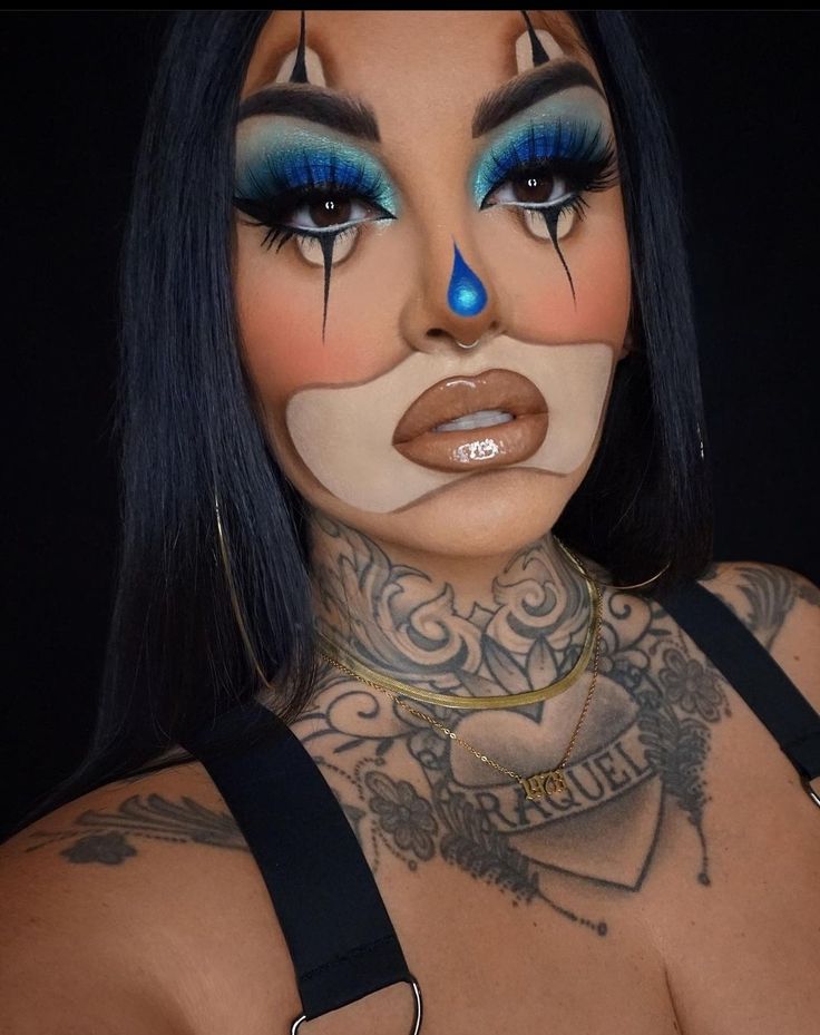 Blue Clown Makeup Halloween, Chicano Clown Makeup Men, Chola Clown Makeup Halloween, Latina Clown Makeup, Payasa Makeup, Chicana Clown Makeup, Gangster Clown Makeup, Chicano Clown Makeup, Glam Clown Makeup