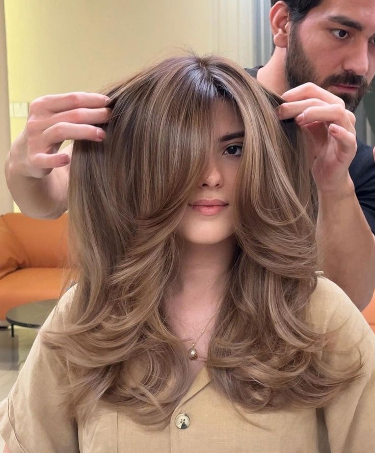 Hairstyles Layered, 60s Women, Brown Hair Looks, Extension Hair, Chin Length, Hairstyles For Layered Hair, Brown Hair Balayage, Women's Hairstyles, Haircuts Straight Hair