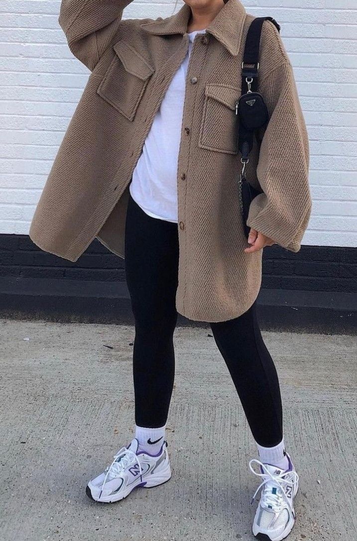 Shaket Jacket Outfit, Shacket Outfit Women, Shacket Outfit, Look Legging, Causual Outfits, Autumn Outfit, Up Girl, Mode Inspiration, Lookbook Outfits