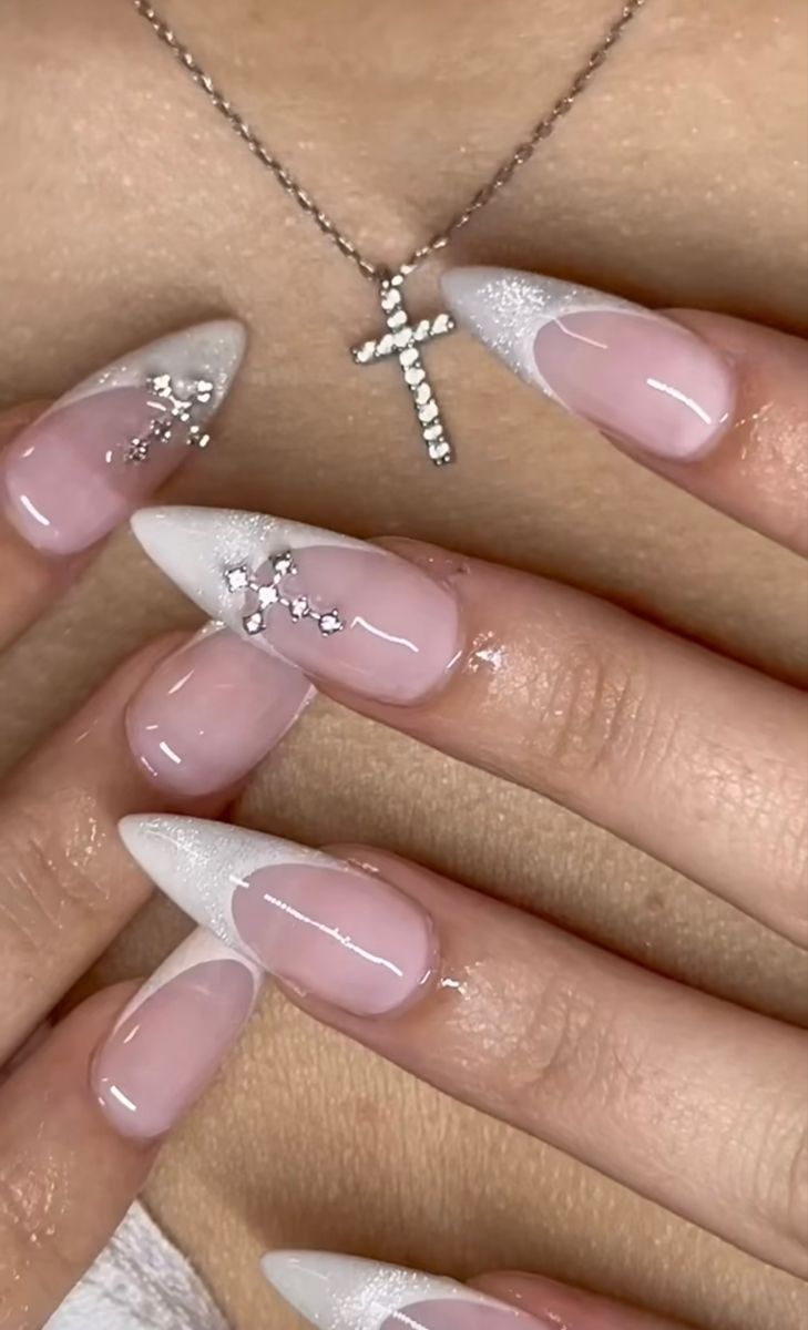 Maddy Perez Inspired Nails, Winter Birthday Nails Almond, Fancy Prom Nails, Prom Nails Rhinestones, Nail Selfie Ideas, Pedicure Valentines, Madi Filipowicz Nails, Nail Gem Designs Simple Rhinestones, Almond French Tip Nails With Design