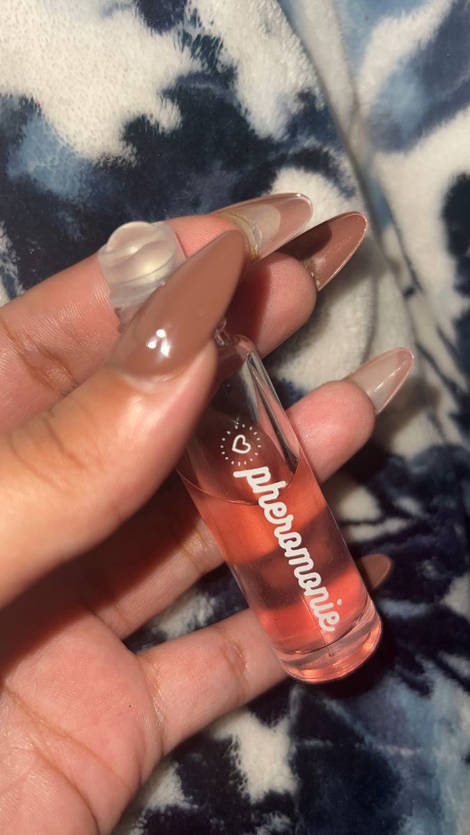 Pharamones Perfume, Pheromone Perfume For Women, Victoria Secret Perfume Body Spray, Pheromone Perfume, Fragrances Perfume Woman, Perfume Body Spray, Diy Lips, Victoria Secret Perfume, Pretty Skin Care