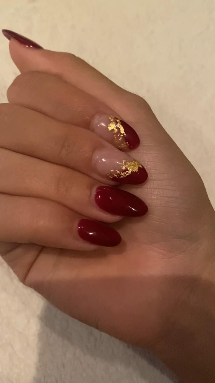 Nail Inspo Gold, Red Prom Nails, Ball Nails, Grad Nails, Quince Nails, Prom Nails Red, Red And Gold Nails, Prom 23, Gold Acrylic Nails