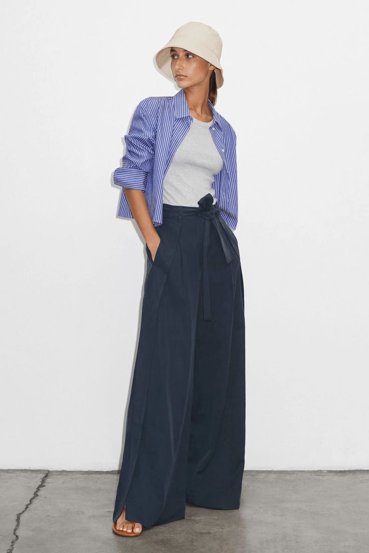 Fresh New Fashion At ME+EM | SheerLuxe Wide Leg Linen Pants Outfit, Wide Leg Pants Outfit Summer, How To Wear Wide Leg Jeans, Navy Pants Outfit, Wrap Pant, Wide Leg Trousers Outfit, Navy Linen Pants, Linen Pants Outfit, Wide Leg Pants Outfit