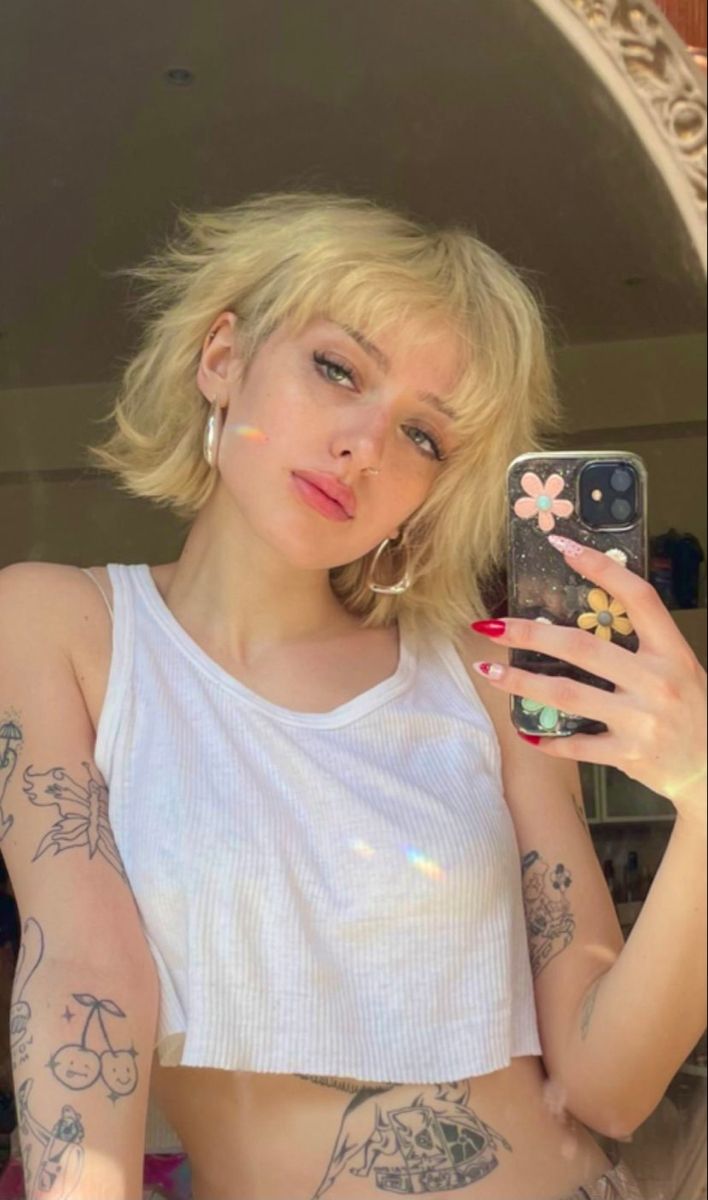 Short Wolf Haircut, Grunge Princess, Cool Makeup, New Hair Look, Wolf Haircut, Short Grunge Hair, Shaggy Short Hair, Short Haircut Styles, Hair Inspiration Short