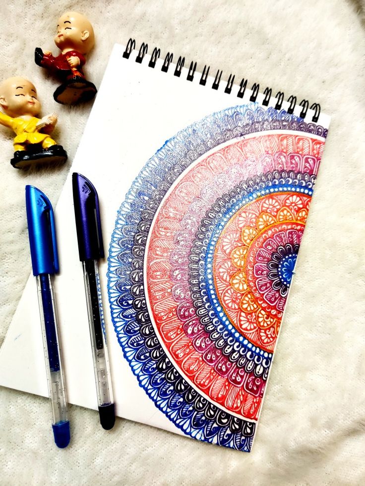 Mandala with the glitter pens are more colourful Glitter Pen Drawing, Glitter Pen Art, Mini Mandala Art, Pen Mandala, Glitter Pens Art, A5 Sketchbook, Color Mandala, File Decoration Ideas, Mini Mandala