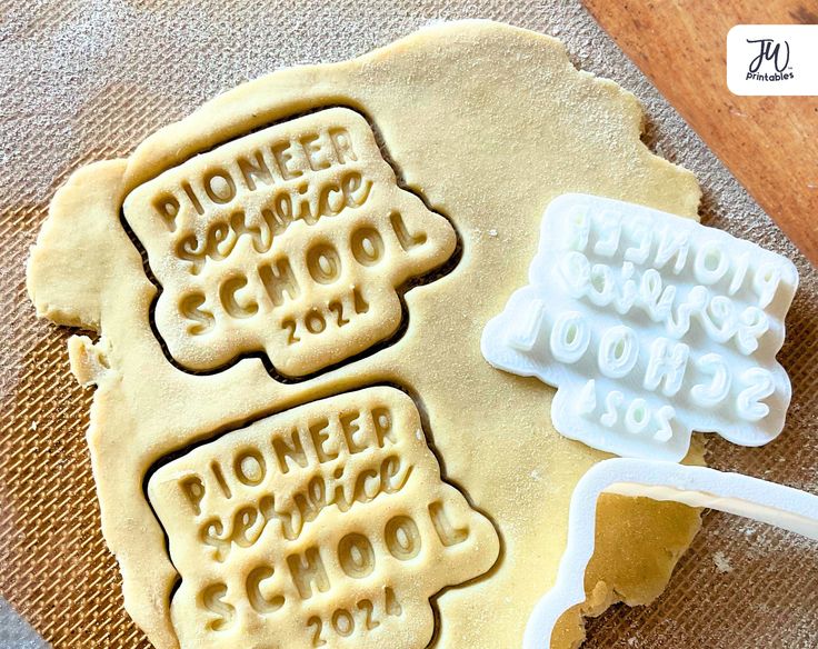 some cookies that are sitting on a table