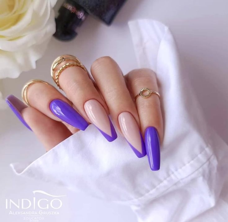 Purple Tip Nails Coffin, Purple Nails Acrylic French Tips, Summer Nails Purple Designs, French Tip Purple Nails, Purple Nails French, Spring Coffin Nail Ideas, Abstract Swirl Nails, Summer Purple Nails, Purple French Nails