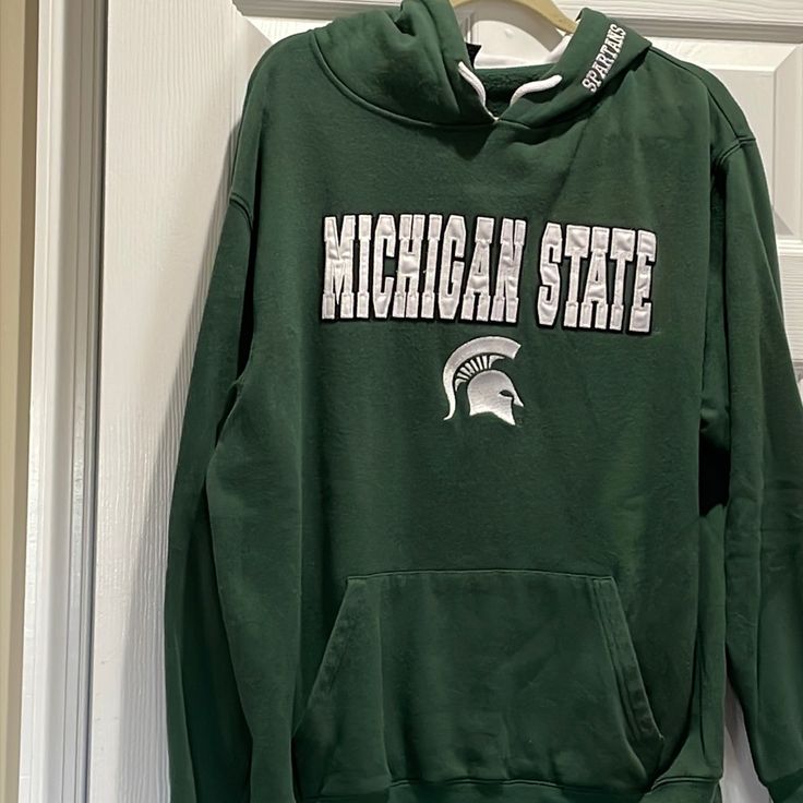 New Without Tags Michigan State Spartans Hoodie Embroidered Size Xl Cotton Hoodie For Fan Gear, Sports Season Hoodie With Embroidered Logo, College Sports Season Sweatshirt With Double-lined Hood, College Sweatshirt For Sports Season With Double-lined Hood, Collegiate Style Sweatshirt With Drawstring Hood For College, Cotton Hoodie With Double-lined Hood For Fan Gear, Sports Fan Hoodie With Long Sleeves, Team-colored Cotton Hooded Hoodie, Collegiate Hooded Sweatshirt For College