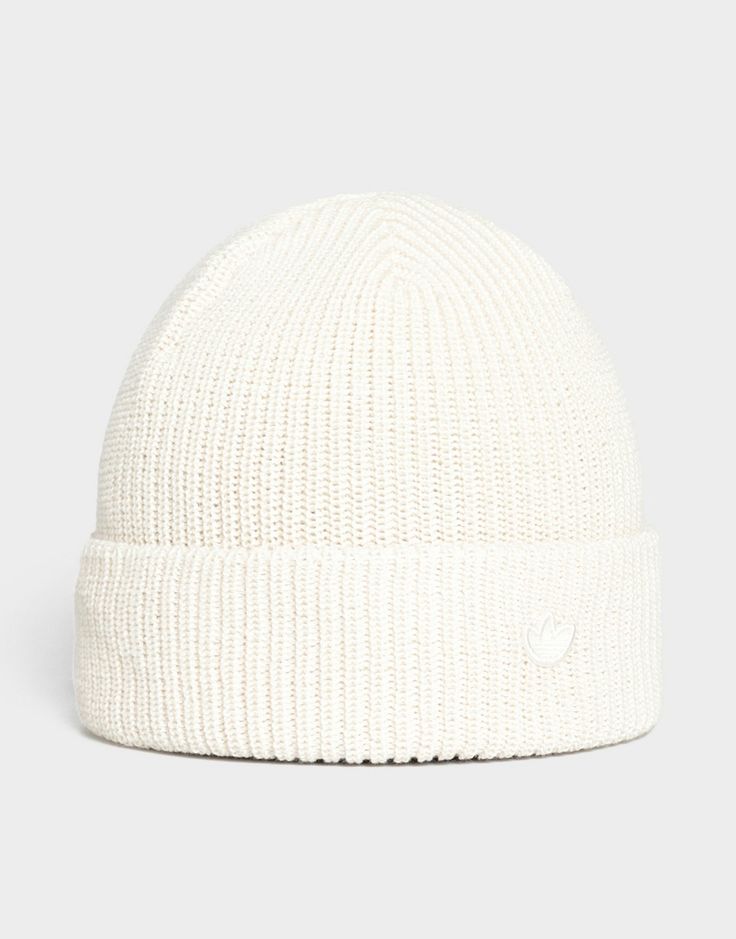 Though you might not have a long day at sea ahead of you, this fisherman's style Adicolor beanie is a perfect companion for blustery days. Its fold-up cuff and tonal Trefoil badge keep things looks crisp while the plain knit build ensures all-day comfort. Toss this adidas beanie in your bag and you'll be good to go the next time a chill sets in. Made with a series of recycled materials, and at least 40% recycled content, this product represents just one of adidas' solutions to help end plastic waste.• 100% polyester (recycled) Beige Adidas, Short Beanie, Adidas Beanie, Student Discounts, Plastic Waste, Jd Sports, Folded Up, Recycled Materials, Adidas Originals