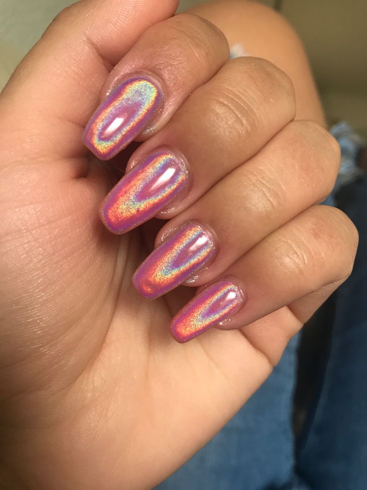 Pink holographic nails 😍☺️🌈 Hologram Nails, Holographic Nails Acrylic, Holographic Nail Designs, Pink Holographic Nails, Emerald Nails, Pink Holographic, Holographic Nail Polish, Vacation Nails, Pink Nail Polish