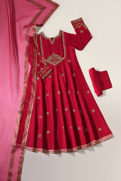 This beautiful three piece is designed on pure fuschia raw silk heavily embellished with pretty hand gotah zardosi ( handwork/ada ) details. Paired with a regal tye dye pure  dupatta with fuchsia pure chundri dupatta with goti phool spray. The length of the panelled pishwas is 48 inches. An alluring three piece for you Pakistani Wedding Outfits, Pretty Hands, Wedding Outfits, Pakistani Wedding, Raw Silk, Three Piece, Wedding Outfit, Spray, Dye