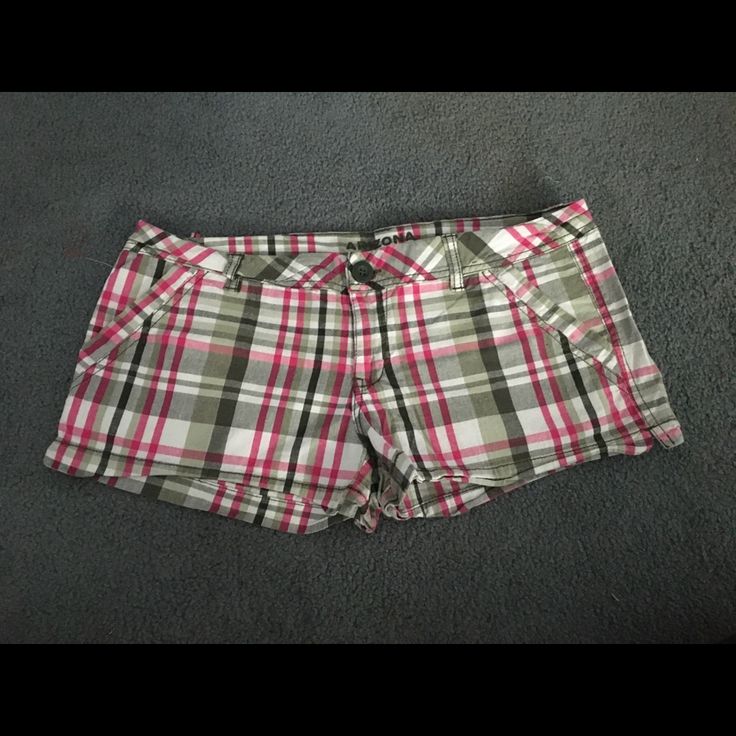 Plaid Shorts Low Rise Never Worn Perfect Condition Don’t Be Afraid Too Send An Offer Discount On A Bundle Of Three Or More Things Casual Plaid Bottoms With Built-in Shorts, Plaid Shorts Outfit, 2000s Shorts, Thrift Board, Checkered Shorts, Shorts Low Rise, Older Sibling, Young Sheldon, Pajama Fashion