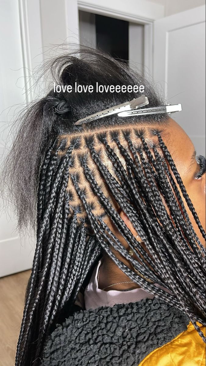 Small knotless braids black girl protective style Small Small Knotless Braids, Small Knotless Map, Small Extended Knotless Braids, Full Small Knotless Braids, X Small Knotless Braids, Extra Small Knotless Box Braids Parting, Small Knotless Parts Guide, Small Knotless Parting Pattern, Xs Knotless Braids Parting Guide