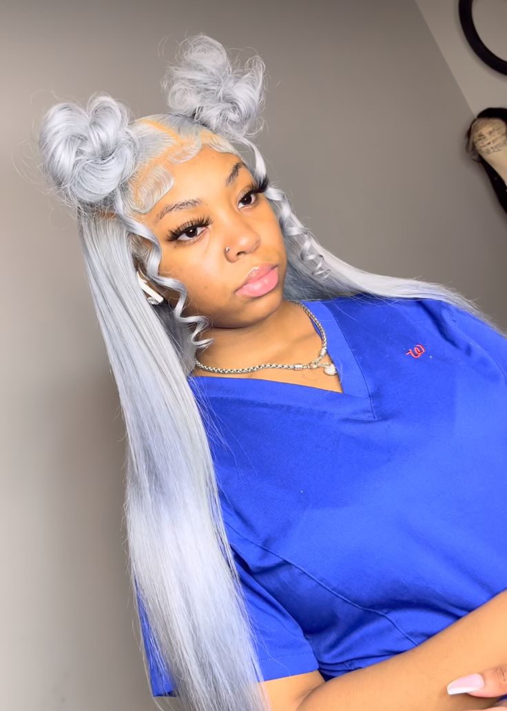 Grey Hair Frontal Black Women, Gray Wig Hairstyles For Black Women, Platinum Lace Front Wigs, Silver Hair Outfit Ideas, Silver Wig Hairstyles, Grey Lace Front Wigs Black Women, Grey Wig Hairstyles For Black Women, Platinum Wig Black Women, Gray Frontal Wig