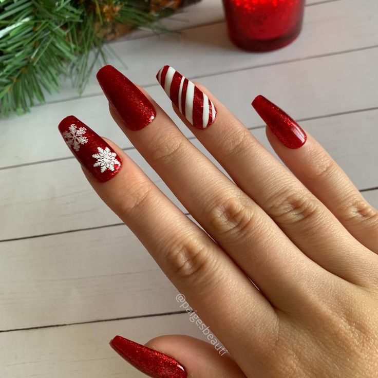 Candy Cane Press on Nails | Etsy Peppermint Christmas Nails, Red Christmas Nails Candy Canes, Christmas Nail Inspo Candy Cane, Candy Cane Nails Stilleto, Christmas Nails French Tip Red Candy Canes, Candycane Nailart, Easy Christmas Nail Designs, Peppermint Nails, Candy Cane Nail Art