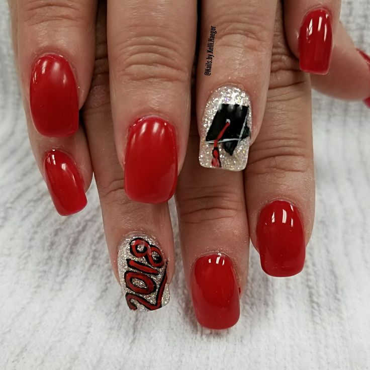 Party Nail Design, Graduation Nail Designs, Graduation Pictures High School, Nail Party, Graduation Party Ideas, Graduation Nails, Cute Simple Nails, Graduation Balloons, Red Nail Designs