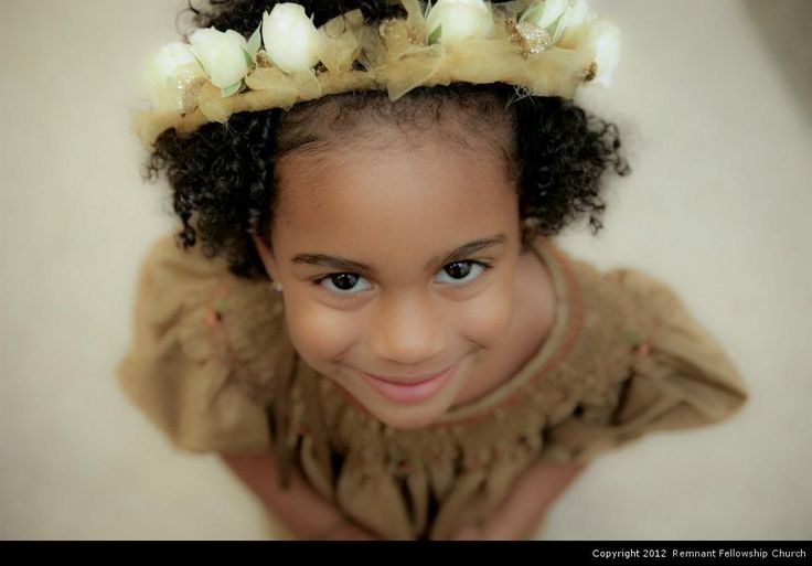 Autumn wedding with rustic brown dress and with white and brown flower headband Brown Flower, Online Calendar, Summer Weddings, Autumn Wedding, Rustic Brown, Flower Headband, Brown Dress, Summer Collection, Fall Wedding