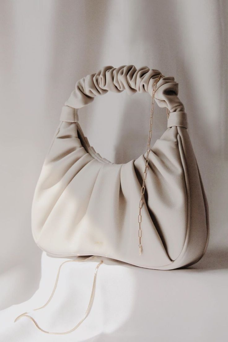 ❊⊰ JWPEI Jw Pei, Trendy Purses, Bag Aesthetic, Girly Bags, Looks Party, Hobo Style, Luxury Purses, Vegan Leather Bag, Fancy Bags