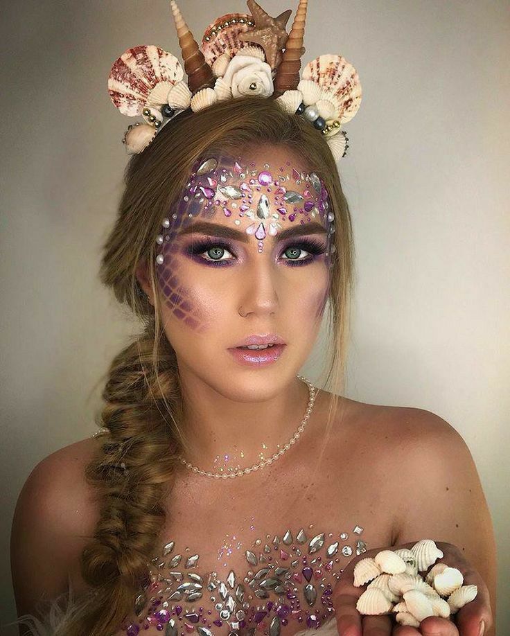 Mermaid Costume Makeup, Carnaval Make-up, Karneval Diy, Mermaid Makeup Halloween, Teknik Makeup, Diy Dream Catcher, Make Carnaval, Halloween Make-up Looks, Mermaid Halloween Costumes