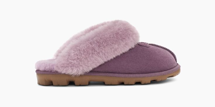 Coquette Slipper Athleisure Basics, Comfortable House, Women In The Workplace, Ugg Coquette, Ugg Store, Sheepskin Slippers, Clog Slippers, Slippers Cozy, Classic Boots