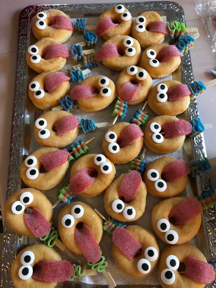 there are some cookies with eyes on them