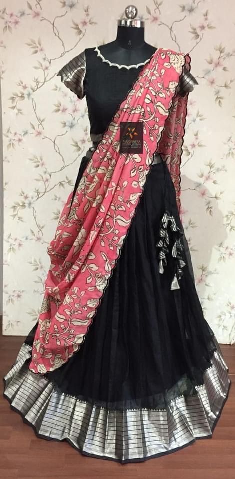 Black Narayanpet Half Saree, Mangalagiri Long Frocks, Black Langa Voni, Langa Voni Half Saree Simple, Kalamkari Langa Voni Half Saree, Mangalagiri Blouse Designs, Mangalagiri Half Saree Designs, Langa Oni Designs, Kalamkari Dupatta With Dress