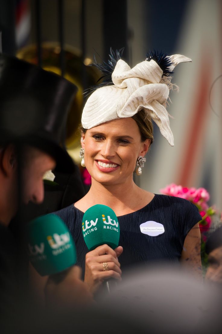 Francesca Cumani ITV Racing at Royal Ascot 2018 wearing Jennifer Gibson Vintage Jewellery Francesca Cumani, Jennifer Gibson, Dresses For The Races, Royal Ascot Hats, Ascot Hats, Jewel Wedding, Real Jewelry, Royal Ascot, Vintage Jewels