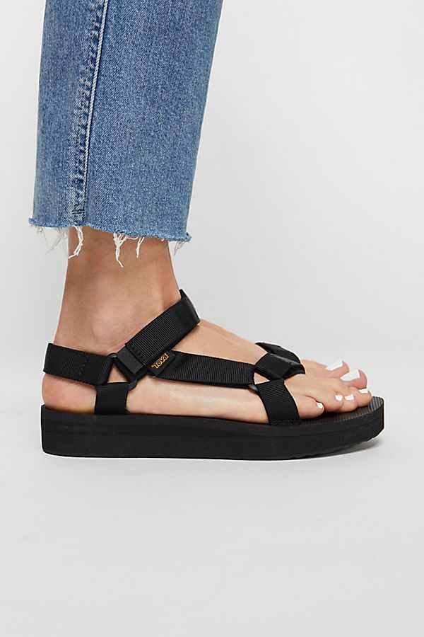 Slide View 2: Midform Universal Teva Teva Midform Sandals Outfit, Teva Sandals Outfit Summer, Teva Midform Sandals, Teva Sandals Outfit, Black Teva, Teva Sandal, Best Nursing Shoes, Sandals Outfit Summer, Teva Midform