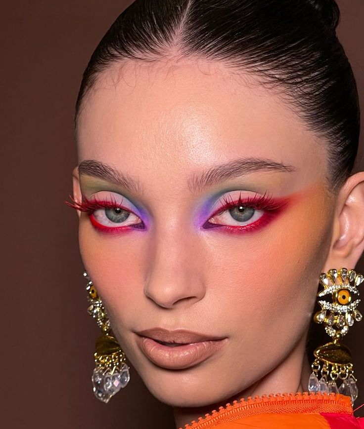 Alter Ego Makeup, Creative Makeup Inspiration, Editorial Hair And Makeup, Colourful Editorial Makeup, Editorial Colorful Makeup, Retro Futuristic Makeup, Colorful Editorial Makeup, Extravagant Eye Makeup, Maximalist Makeup Looks