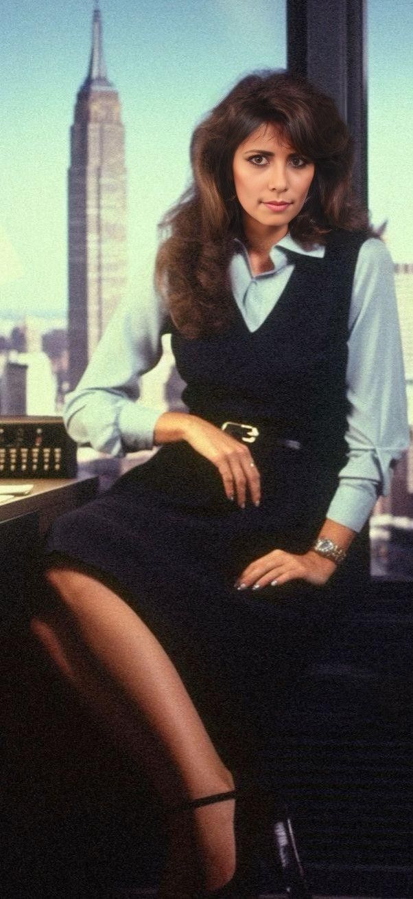 90s British Fashion Women, 80s Fashion Working Women, 80s Secretary Style, 1970s Working Woman, 1980s Classy Fashion, 70s Business Woman Aesthetic, 1980 Business Woman, 1989 Fashion Women, 80s Yuppie Fashion