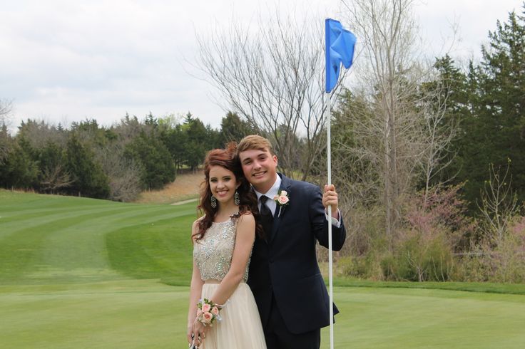 Golf Course Hoco Pics, Golf Course Prom Pictures, Prom Golf Course Pictures, Golf Course Senior Pictures, Wedding Golf Course Pictures, Bride And Groom Pictures Golf Course, Boyfriend Advice, Golf Pictures, Prom Picture Poses