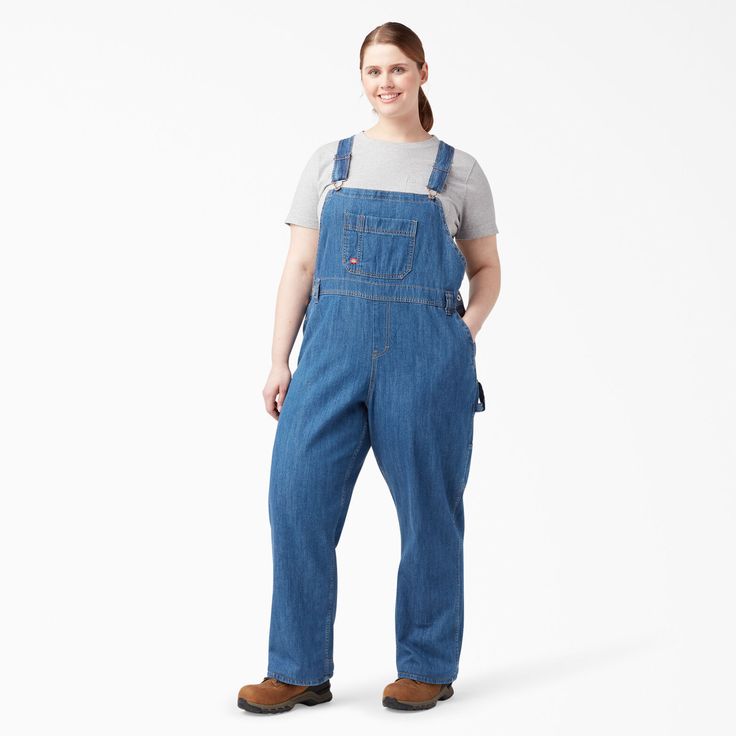 Move freely throughout your workday without sacrificing durability or functionality. Made with reinforced double stitching, these overalls are crafted to last, and the relaxed fit and soft feel allow you to move all day in comfort. Ample pockets and tool loops keep everything safe and easy to access. Overalls Plus Size, Vintage Overalls, Dickies Women, Bib Overalls, Levis Women, Overalls Women, Hem Style, Denim Overalls, Bottom Clothes