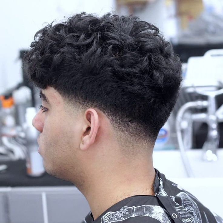 Lowfade Hair, Taper Haircut Men, Low Taper Haircut, Curly Hair Taper, Curly Taper Fade, Fade Haircut Curly Hair, Low Taper Fade Haircut, Mid Fade Haircut, Curly Hair Fade