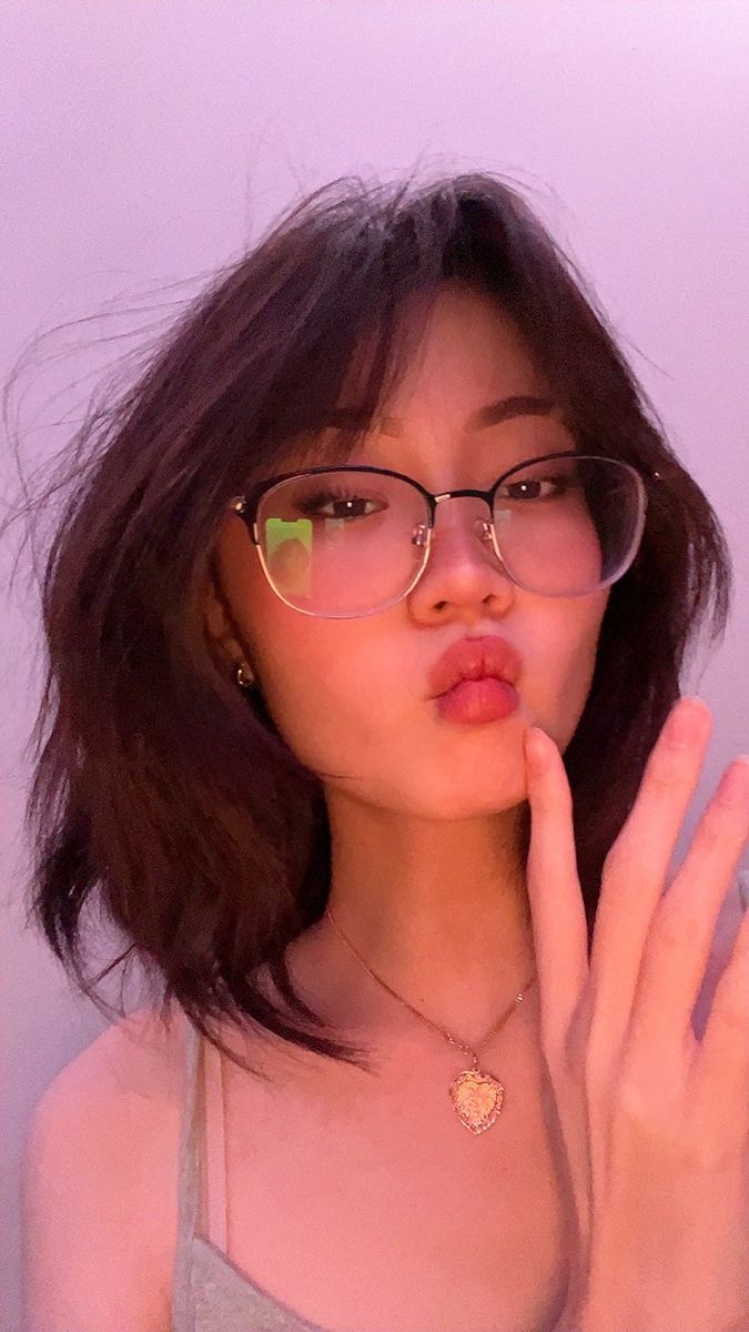 Face Haircuts Round, Glasses For Short Hair, Glasses On Round Face, Pretty Asians With Glasses, Short Haircut With Glasses, Best Short Haircuts For Round Faces, Short Haircut Ideas For Round Face, Asian With Glasses, Cute Short Haircuts For Round Faces