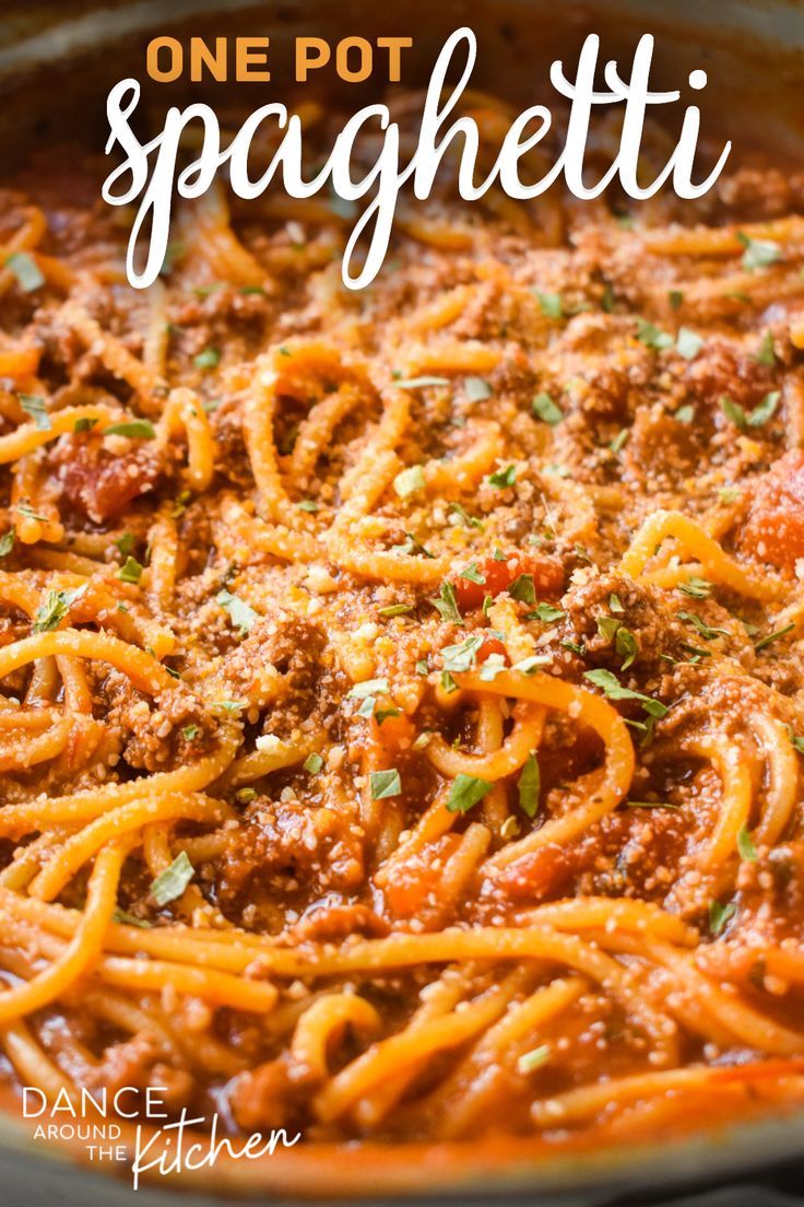 one pot spaghetti in a large container Sunday Dinner Ideas, Spagetti Recipe, Spaghetti Recipes Easy, One Pot Spaghetti, Sauce Spaghetti, Best Spaghetti, Easy Spaghetti, Spaghetti Recipes, Meat Sauce