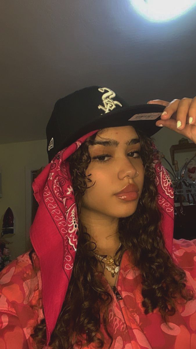 Bandana Under Fitted Hat, Bandana And Hat Combo, Durag Outfit Women, Garland On Mantle, Bandana Cap, Notti Osama, Rauch Fotografie, Thug Girl, Swag Light