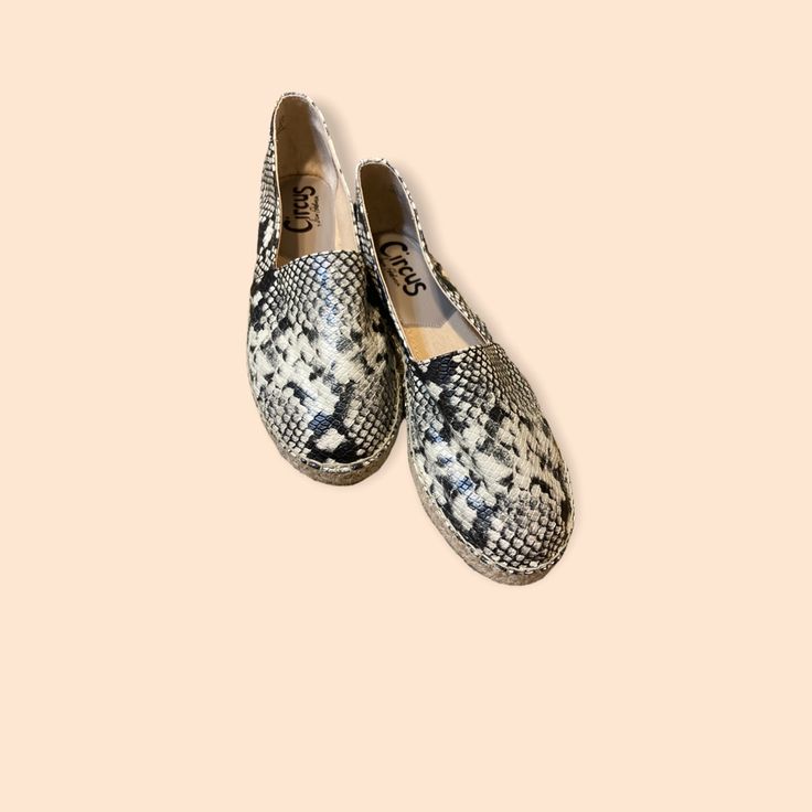 Summer Time Is Here And These Cuties Would Sass Up Any Outfit! Slip Into Comfort And Style Spring Platform Slip-on Flats, Casual Platform Flats For Spring, Spring Cream Slip-ons With Flat Heel, Beige Slip-ons With Woven Sole And Round Toe, Cream Slip-ons With Flat Heel For Spring, Cream Slip-on Espadrilles With Woven Sole, Beige Synthetic Espadrilles With Woven Sole, Casual Spring Wedge Heel Slip-ons, Casual Slip-ons With Wedge Heel For Spring