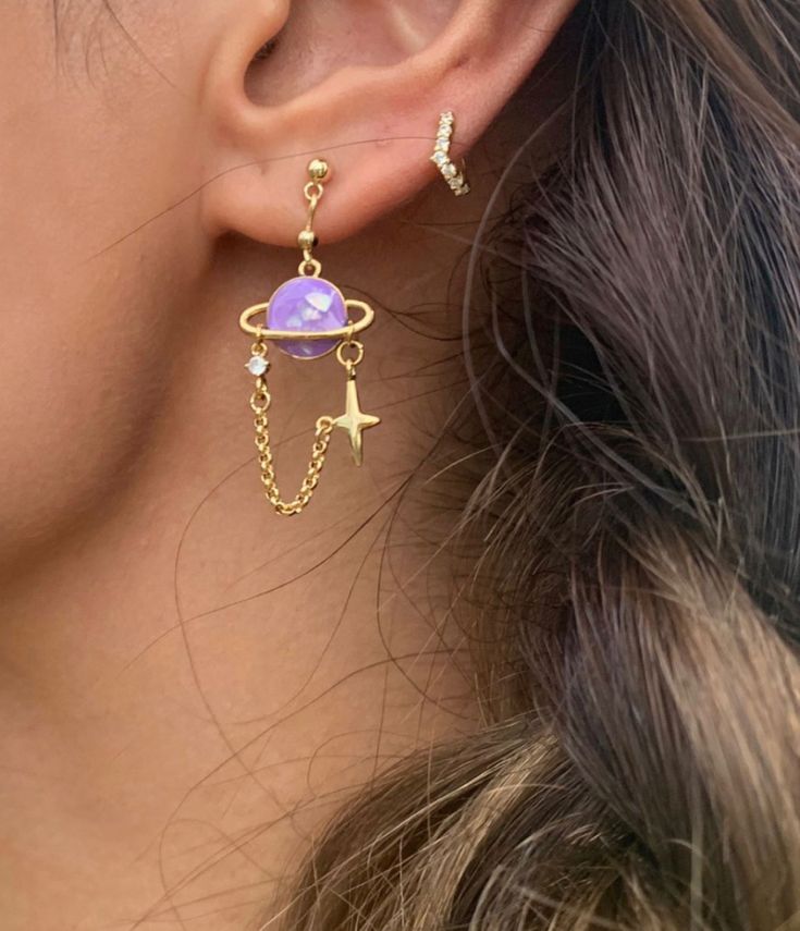 Satellite Design, Pokemon Terrarium, En Route Jewelry, Saturn Earrings, Earrings Aesthetic, Purple Earrings, Fantasy Jewelry, Delicate Details, Jewelry Inspo