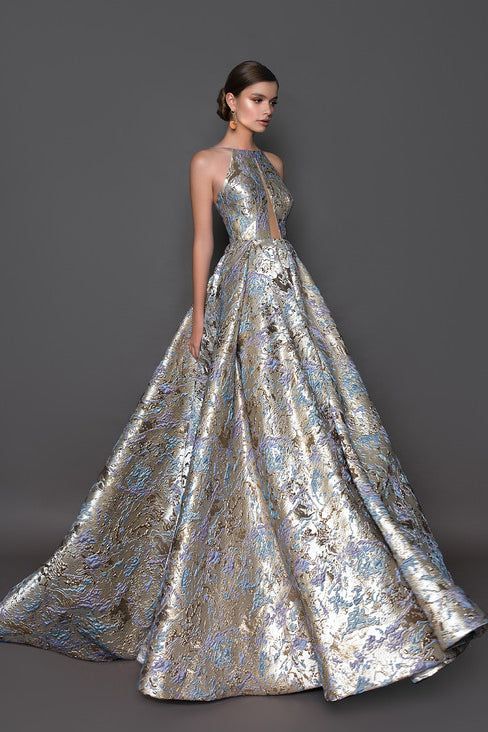 Baju Kahwin, Silver Gown, Fashion Gowns, Ball Gown Skirt, Long Evening Gowns, Fantasy Gowns, فستان سهرة, Crystal Design, Moda Vintage