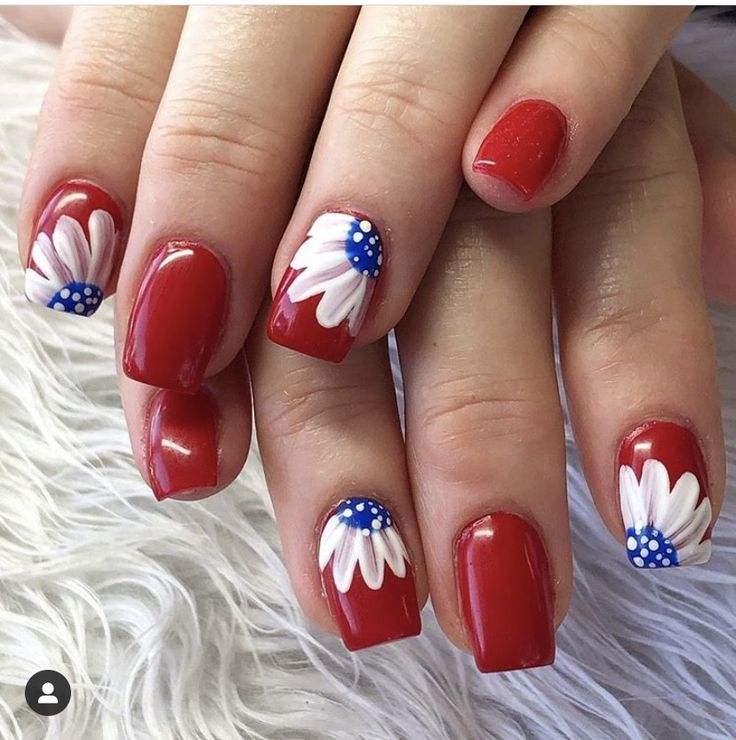 Nail Art Designs 4th Of July, Nail Designs Patriotic, Light Blue Sunflower Nails, Fun Fingernails Ideas, Fireworks Toenail Design, Memorial Nails Designs, Cool 4th Of July Nails, Red Nails 4th Of July, Patriot Nail Designs