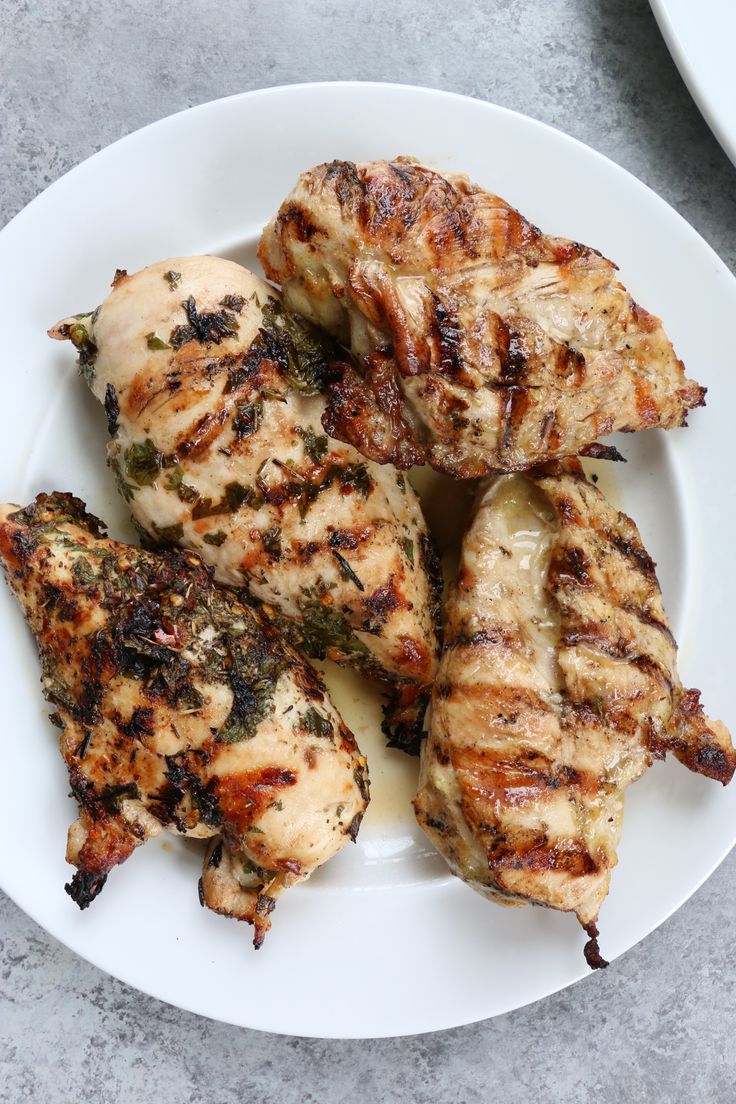 Easy Chicken Marinades Asian Chicken Salad, Easy Chicken Marinade, Spicy Grilled Chicken, Marinating Chicken Breast, Chicken Marinade, Asian Chicken, Healthy Gluten Free Recipes, Chicken Marinades, Dinner Salads