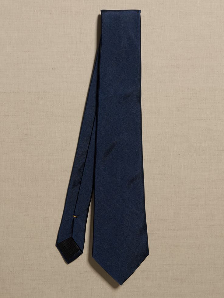 The perfect finishing touch, this tie is made from soft and smooth silk.  Fabric from Italy's Ratti Mill.  Measures 3" at widest point.  Length: 58" (147cm) Max width: 3" Fall Ties, Grey Suit, Navy Tie, Winter 2023, Winter Sale, Silk Ties, Silk Fabric, Black And Navy, Banana Republic