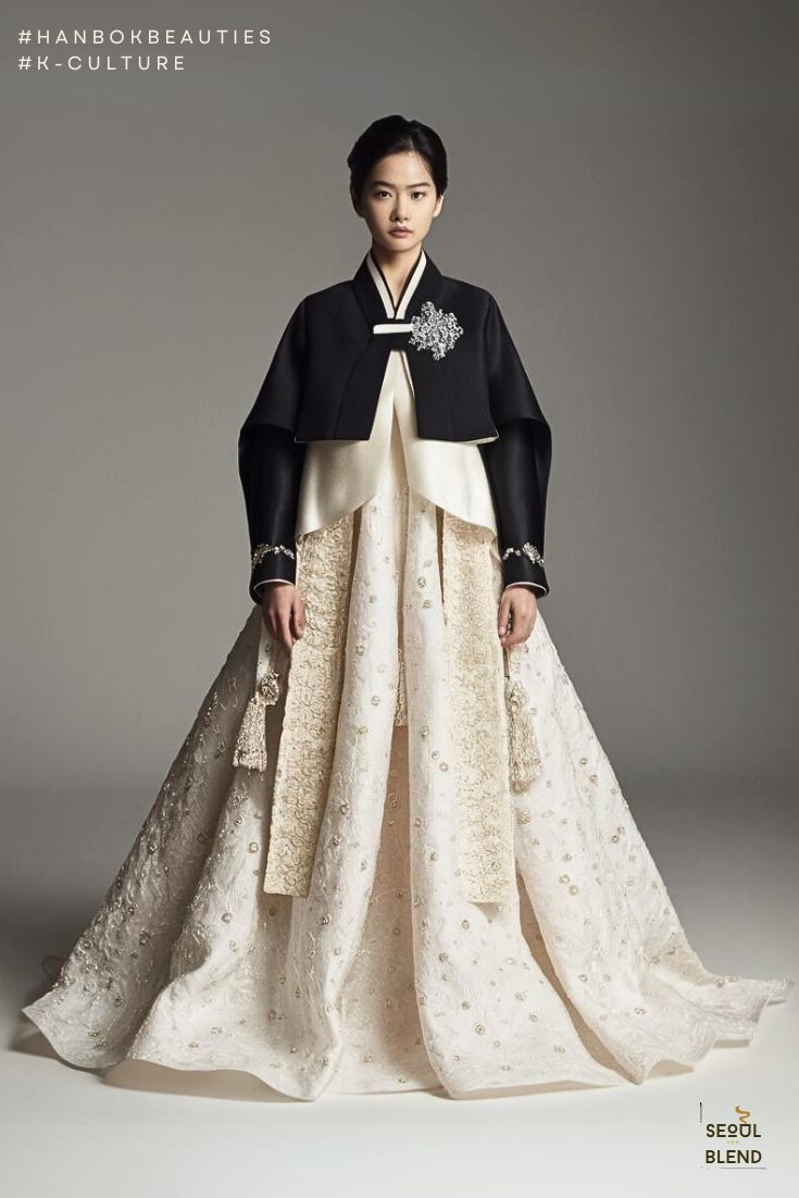 Hanbok Re-imagine: Black-and-White Couture Korean Clothes Traditional, Historical Korean Clothing, Hanbok Inspired Fashion, Korean Traditional Dress Royal, White Hanbok, Black Hanbok, Modernized Hanbok, Hanbok Design, Modern Chinese Fashion