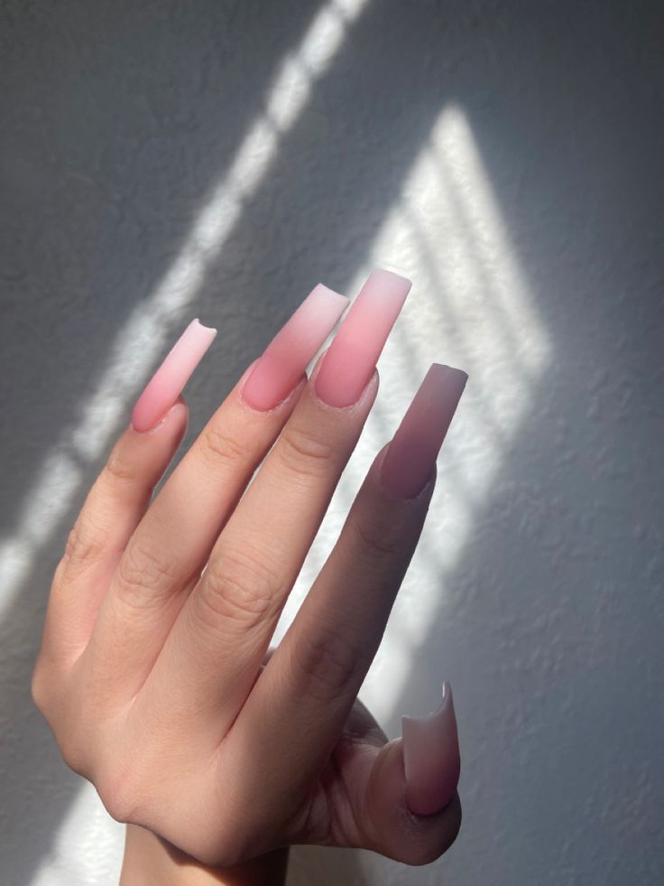 long clean matte nails ombré nails inspo clean girl nails long ombré white pink nails square nail inspo nails inspo Square Nails Matte, Matte Nails Pink, Matt Square Nails, Matte Nails Square, Matte Long Acrylic Nails, Matt French Nails, Matte Square Nails, Matte French Nails, Matte French Tip