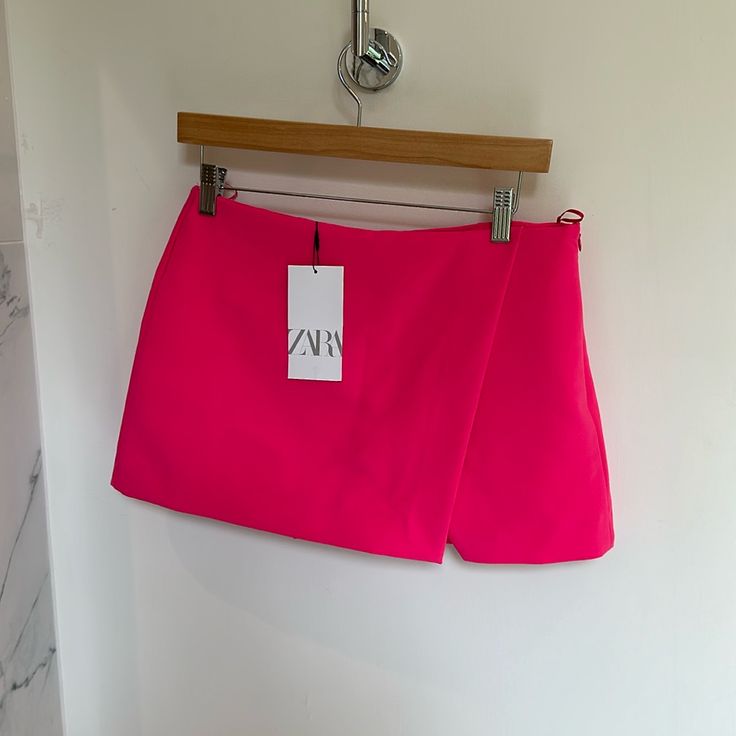 Zara Skirt With Shorts Underneath Nwt Trendy Zara Mini Skort, Spring Wrap Skirt For Night Out, Summer Workwear Short Skirt, Short Summer Skirt For Workwear, Short Summer Workwear Skirt, Zara Skirted Bottoms For Summer, Chic Pink Skort (shorts Skirt), Chic Pink Skort (skirt Shorts), Zara Lined Skirt For Summer