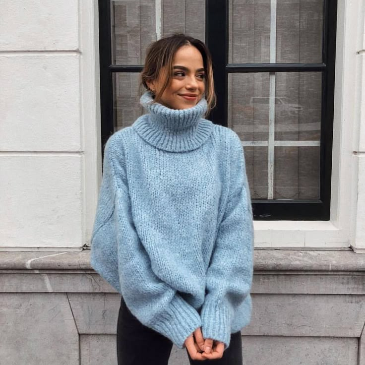 Turtleneck Sweater Outfit, Sweaters Blue, Blue Turtleneck, Turtleneck Outfit, Turtleneck Style, Woman Sweater, Thick Sweater, Turtleneck Sweaters, Ladies Turtleneck Sweaters