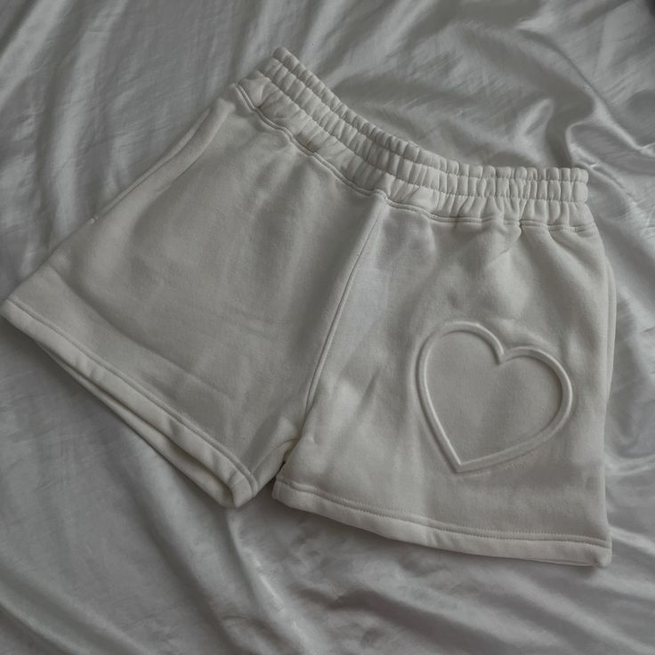 - New With Tags - Super Cute And Comfy Cute White Bottoms With Pockets, White Heart Print Bottoms For Summer, White Cotton Bottoms With Heart Print, Cute White Short Length Shorts, Trendy Heart Print Summer Bottoms, Trendy Heart Print Bottoms For Summer, Trendy Summer Bottoms With Heart Print, Trendy Bottoms With Heart Print For Summer, Casual Cotton Bottoms With Heart Print